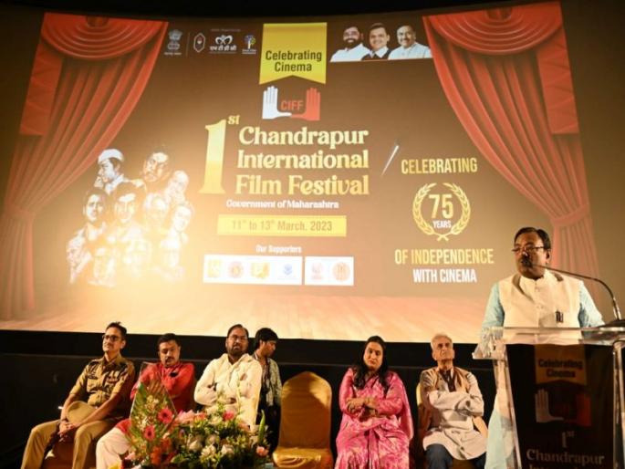 A film training hall will be opened for local artists; Minister Sudhir Mungantiwar testified | स्थानिक कलावंतांसाठी चित्रपट प्रशिक्षणाचे दालन उघडणार; सुधीर मुनगंटीवार यांनी दिली ग्वाही A film training hall will be opened for local artists; Minister Sudhir Mungantiwar testified | स्थानिक कलावंतांसाठी चित्रपट प्रशिक्षणाचे दालन उघडणार; सुधीर मुनगंटीवार यांनी दिली ग्वाही