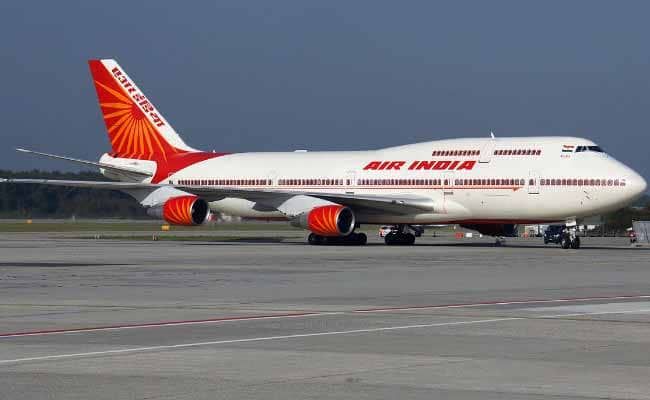 Air India passenger stranded at Nagpur airport for three hours | नागपूर विमानतळावर तीन तास अडकले एअर इंडियाचे प्रवासी Air India passenger stranded at Nagpur airport for three hours | नागपूर विमानतळावर तीन तास अडकले एअर इंडियाचे प्रवासी