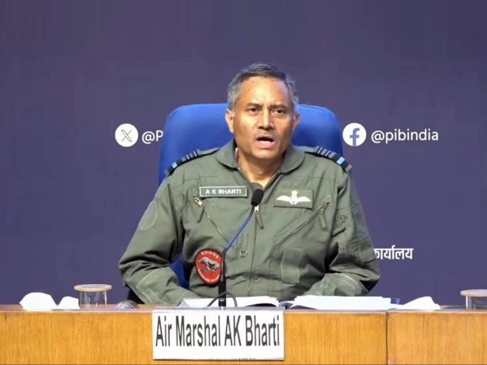 air marshal ak bharti said there is no fear and ready to face any challenge | एअर मार्शल भारती म्हणाले, “भय बिनु होइ न प्रीति, कोणत्याही आव्हानांचा मुकाबला करण्यास सज्ज” air marshal ak bharti said there is no fear and ready to face any challenge | एअर मार्शल भारती म्हणाले, “भय बिनु होइ न प्रीति, कोणत्याही आव्हानांचा मुकाबला करण्यास सज्ज”