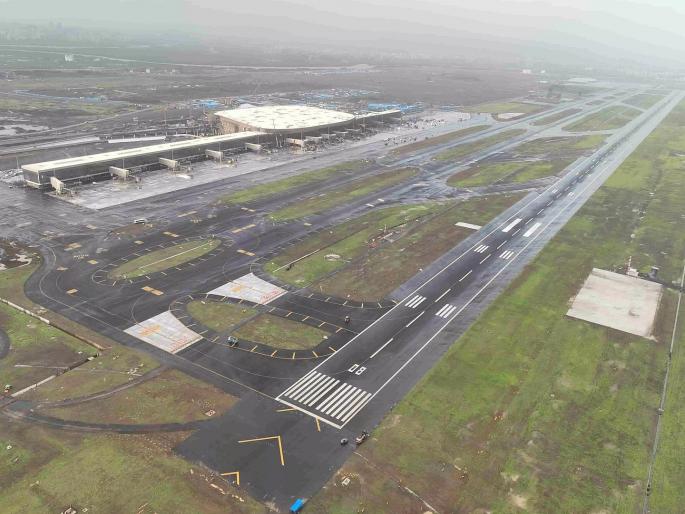 Mahamumbai will get wings of development Airport; Garuda Zep from Navi Mumbai to Vadhuvan Port | महामुंबईला लाभणार विकासाचे पंख; नवी मुंबई ते वाढवण बंदरापर्यंत गरुडझेप