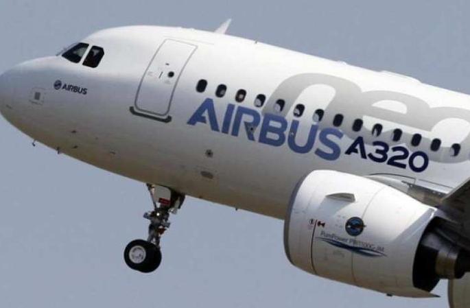 Greater flight flight now to Hyderabad | हैदाराबादसाठी आता मोठ्या विमानाचे उड्डाण Greater flight flight now to Hyderabad | हैदाराबादसाठी आता मोठ्या विमानाचे उड्डाण