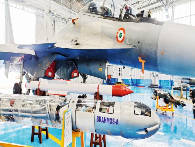 Fragments of Pakistan due to the glorious performance of the Air Force | Indian Air Force: १९७१ च्या युद्धात हवाई दलाच्या दैदिप्यमान कामगिरीमुळे पाकिस्तानचे तुकडे