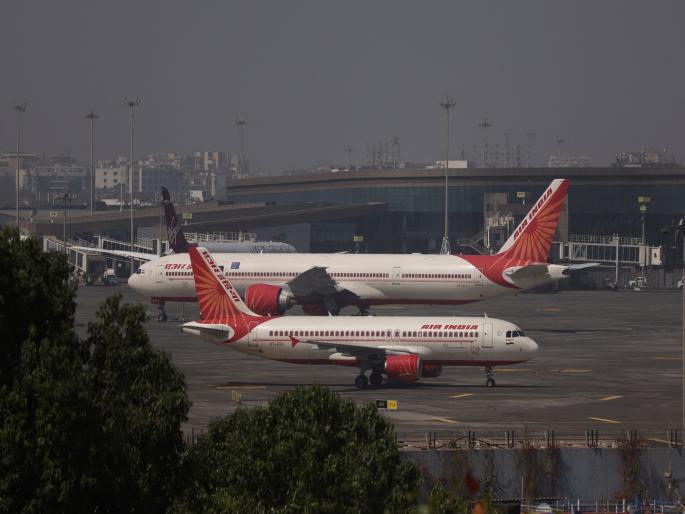 Airlines will Whatsapp passengers in case of flight delay, DGCA issued SOP | उड्डाणाला विलंब झाल्यास एअरलाइन्स प्रवाशांना Whatsapp करेल, DGCA ने जारी केली SOP Airlines will Whatsapp passengers in case of flight delay, DGCA issued SOP | उड्डाणाला विलंब झाल्यास एअरलाइन्स प्रवाशांना Whatsapp करेल, DGCA ने जारी केली SOP