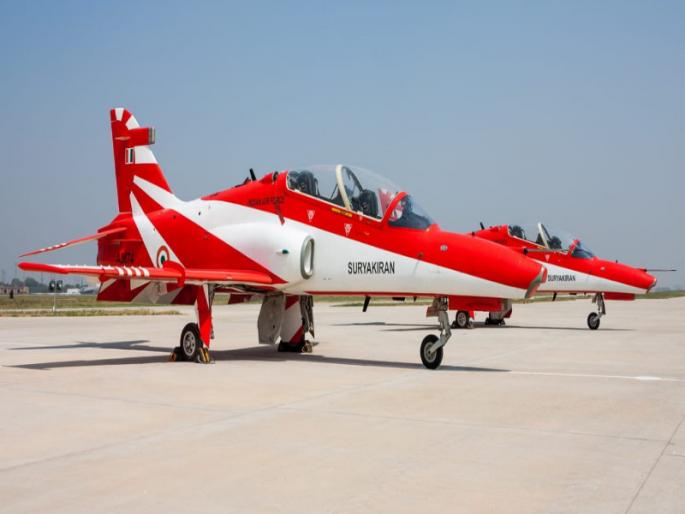 Aero India exhibition of air force in problem; due to plane crash in at Bengaluru | बंगळुरु येथे हवाई दलाच्या ‘एअरो इंडिया’ प्रदर्शनाला गालबोट ,विमान अपघातात एकाचा मृत्यू 