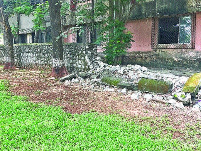 Ground Flooring in Airli | ऐरोलीतील उद्यानाची दुरवस्था Ground Flooring in Airli | ऐरोलीतील उद्यानाची दुरवस्था