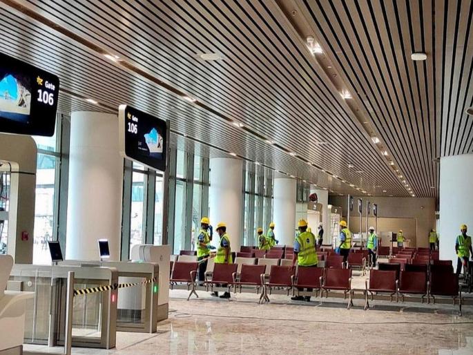 When will the police force be available for immigration? Navi Mumbai airport to be inaugurated today but... | इमिग्रेशनसाठी पोलिसांचे बळ कधी मिळणार? नवी मुंबई विमानतळाचे आज उद्घाटन पण...