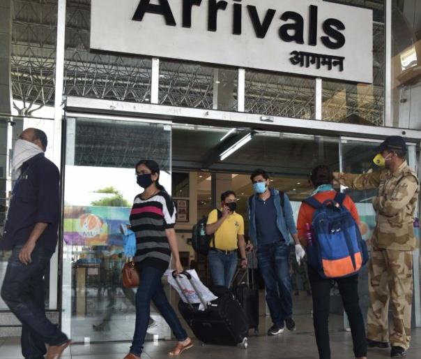 247 passengers arrived in Nagpur by two planes | नागपुरात दोन विमानाने आले २४७ प्रवासी 247 passengers arrived in Nagpur by two planes | नागपुरात दोन विमानाने आले २४७ प्रवासी
