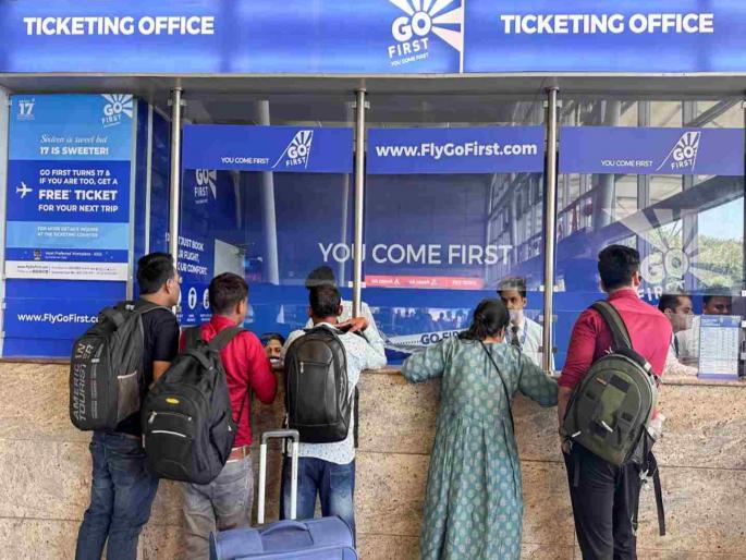 Only one bag can be carried on the plane new safety rules | विमानात नेता येणार एकच बॅग; सुरक्षिततेचे नवे नियम Only one bag can be carried on the plane new safety rules | विमानात नेता येणार एकच बॅग; सुरक्षिततेचे नवे नियम