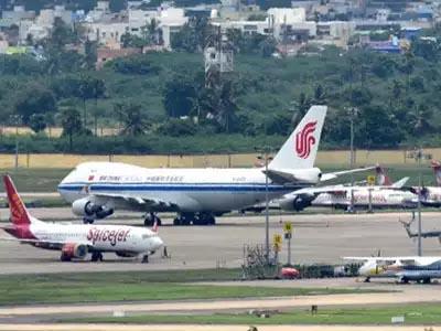 Modi's Pune visit stopped Jyotiraditya Shinde's flight | Maharashtra Election 2019; मोदींच्या पुणे दौºयामुळे ज्योतिरादित्य शिंदे यांच्या विमानाचे उड्डाण रोखले Modi's Pune visit stopped Jyotiraditya Shinde's flight | Maharashtra Election 2019; मोदींच्या पुणे दौºयामुळे ज्योतिरादित्य शिंदे यांच्या विमानाचे उड्डाण रोखले
