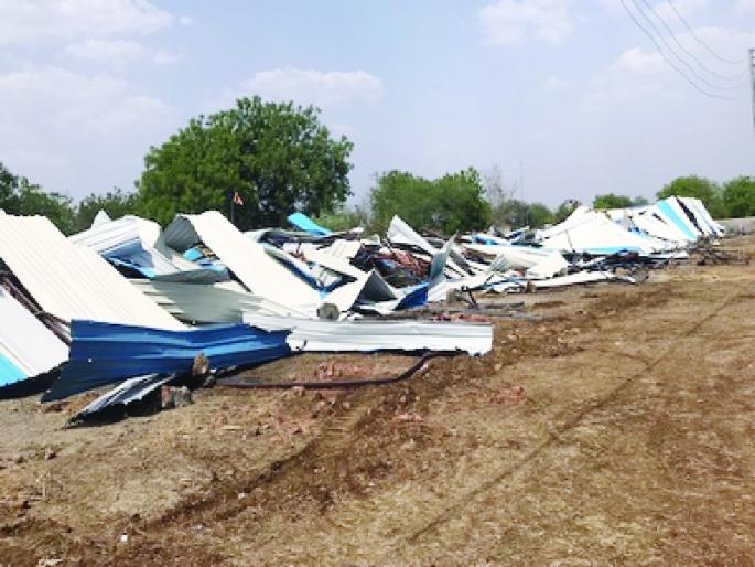 Hammer on encroachment of Nanded Municipal Commissioner | नांदेड मनपा आयुक्तांचा अतिक्रमणांवर हातोडा