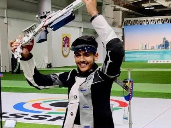 Asian Games2023 : Shooting : 10m Air Rifle Men's Final Aishwary Pratap Singh win Bronze in the individual event, he beat compatriot Rudrankksh in a shoot-off for Bronze medal | शेतकऱ्याच्या पोरानं पदक जिंकलं! ऐश्वर्य प्रताप सिंग तोमरने फायनलमध्ये रुद्रांक्ष पाटीलला नमवलं