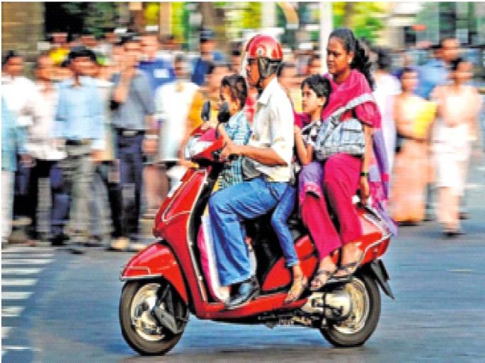 Corona ate the middle class of the world throughout the year! | कोरोनाने वर्षभरात खाल्ला जगातला मध्यमवर्ग! Corona ate the middle class of the world throughout the year! | कोरोनाने वर्षभरात खाल्ला जगातला मध्यमवर्ग!