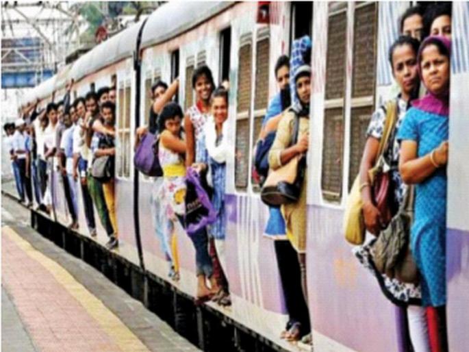 Soon the teacher will also do local travel | लवकरच शिक्षकही करणार लोकल प्रवास; राज्य सरकारचे मध्य, पश्चिम रेल्वेला पत्र Soon the teacher will also do local travel | लवकरच शिक्षकही करणार लोकल प्रवास; राज्य सरकारचे मध्य, पश्चिम रेल्वेला पत्र