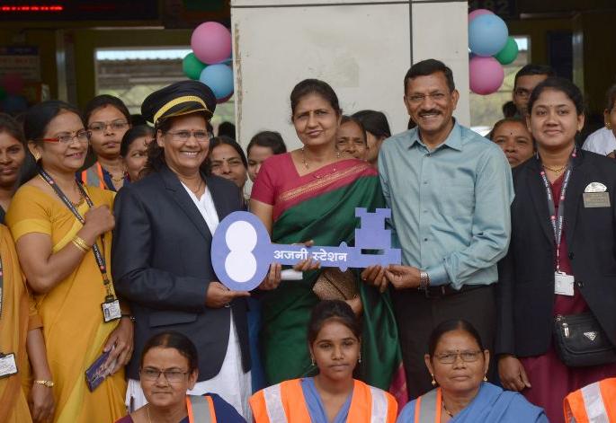 The command of the Ajni railway station is in the hands of women | अजनी रेल्वे स्थानकाची कमान महिलांच्या हाती