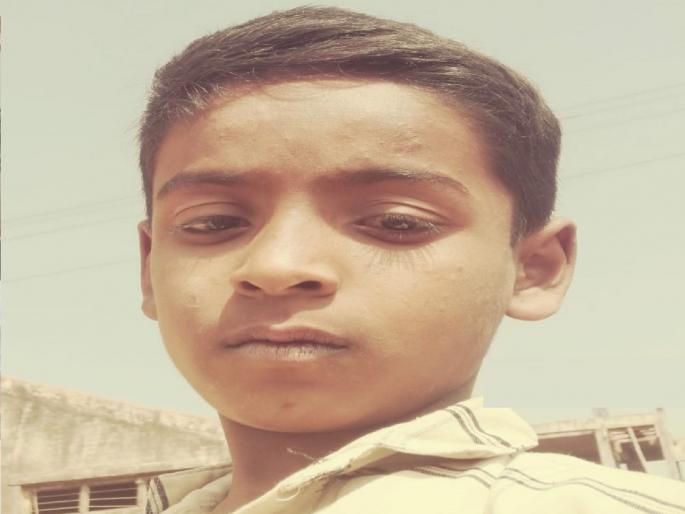 Child dies after wooden block falls on head while flying kite in Ajara kolhapur | Kolhapur: पतंग उडविताना लाकडाचा ओंडका डोक्यात पडल्याने बालकाचा मृत्यू, संक्रातीच्या सणादिवशीच घडली दुर्दैवी घटना Child dies after wooden block falls on head while flying kite in Ajara kolhapur | Kolhapur: पतंग उडविताना लाकडाचा ओंडका डोक्यात पडल्याने बालकाचा मृत्यू, संक्रातीच्या सणादिवशीच घडली दुर्दैवी घटना