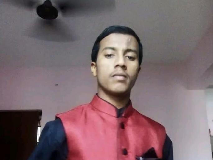 A young man committed suicide at home in Mumewadi village of Azra taluka of Kolhapur district | माऊली बघत होती मुलाची वाट, मात्र घराच्या माळ्यावरच.., कोल्हापुरातील मन हेलावणारी घटना A young man committed suicide at home in Mumewadi village of Azra taluka of Kolhapur district | माऊली बघत होती मुलाची वाट, मात्र घराच्या माळ्यावरच.., कोल्हापुरातील मन हेलावणारी घटना