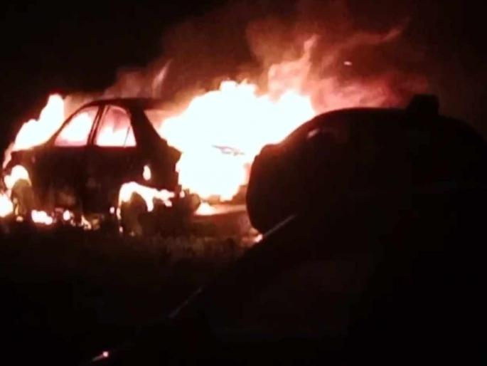 Ajay Maharaj Baraskar car was burnt in Pandharpur opposing Manoj Jarange Patal | मनोज जरांगे पाटलांना विरोध करणाऱ्या महाराजांची गाडी पंढरपुरात जाळली Ajay Maharaj Baraskar car was burnt in Pandharpur opposing Manoj Jarange Patal | मनोज जरांगे पाटलांना विरोध करणाऱ्या महाराजांची गाडी पंढरपुरात जाळली