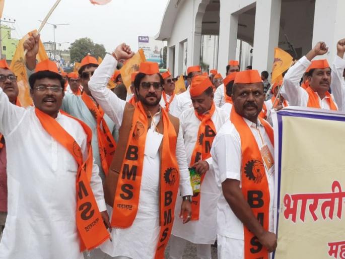 Economic disparity is a major obstacle to building a prosperous nation; Financial exploitation of workers should stop - Sudhir Gharat | आर्थिक विषमता समृद्ध राष्ट्राच्या निर्मितीतील मोठा अडथळा; कामगारांचे आर्थिक शोषण थांबले पाहिजे- सुधीर घरत