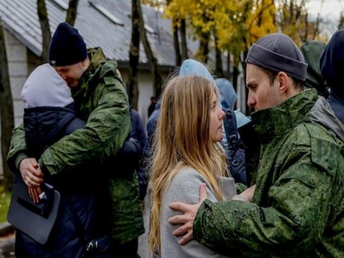 The Ukrainian government has launched a campaign to freeze the sperm of soldiers going to war. | युद्धाला जाण्यापूर्वी सैनिकांचे गोठवताहेत स्पर्म; युक्रेन सरकारचा निर्णय, रशियाकडून हल्ल्यांत वाढ The Ukrainian government has launched a campaign to freeze the sperm of soldiers going to war. | युद्धाला जाण्यापूर्वी सैनिकांचे गोठवताहेत स्पर्म; युक्रेन सरकारचा निर्णय, रशियाकडून हल्ल्यांत वाढ