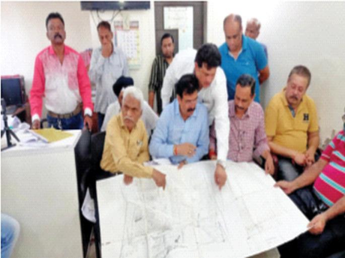 Blow to Kisannagar cluster; 380 buildings in Srinagar were omitted | किसननगर क्लस्टरला झटका; श्रीनगरच्या ३८० इमारती वगळल्या, संघर्ष समिती आक्रमक Blow to Kisannagar cluster; 380 buildings in Srinagar were omitted | किसननगर क्लस्टरला झटका; श्रीनगरच्या ३८० इमारती वगळल्या, संघर्ष समिती आक्रमक