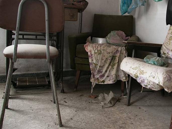 An incident of a 75-year-old man brutally beating up an old woman has taken place in Khamgaon. | भयावह! म्हातारीने जोरात काठी फेकून मारली; म्हातारा संतापला अन् पुढे नको ते घडलं... An incident of a 75-year-old man brutally beating up an old woman has taken place in Khamgaon. | भयावह! म्हातारीने जोरात काठी फेकून मारली; म्हातारा संतापला अन् पुढे नको ते घडलं...