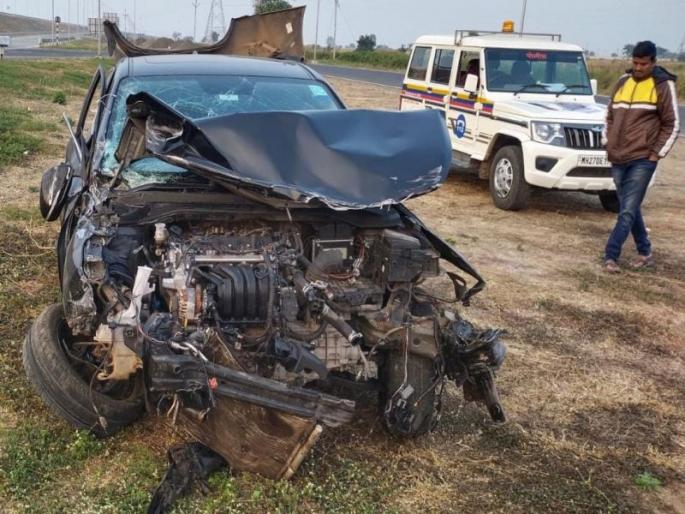 Accident on Samriddhi Highway near Dhamangaon; Raipur cloth merchant killed, three injured | समृद्धी महामार्गावर अपघात, कापड व्यापारी ठार; तीन जखमी, शिर्डीला निघाले होते दर्शनाला Accident on Samriddhi Highway near Dhamangaon; Raipur cloth merchant killed, three injured | समृद्धी महामार्गावर अपघात, कापड व्यापारी ठार; तीन जखमी, शिर्डीला निघाले होते दर्शनाला