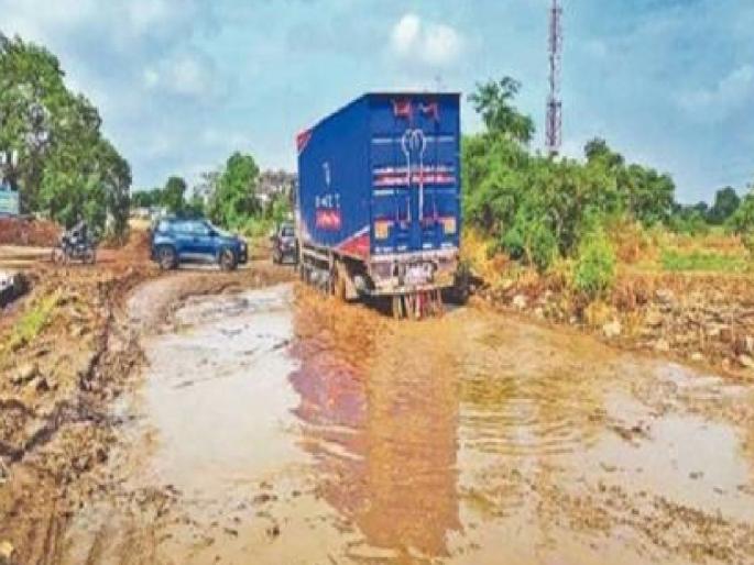 Public Works Department wakes up; July 31 deadline for Ajanta Caves road! | सार्वजनिक बांधकाम खात्याला आली जाग; अजिंठा लेणी रस्त्यासाठी ३१ जुलै डेडलाइन! Public Works Department wakes up; July 31 deadline for Ajanta Caves road! | सार्वजनिक बांधकाम खात्याला आली जाग; अजिंठा लेणी रस्त्यासाठी ३१ जुलै डेडलाइन!
