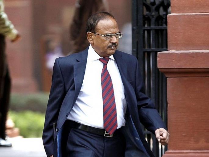 Over 200 Terrorists Trying To Enter Jammu And Kashmir, Says Ajit Doval | विशेष दर्जा देणारं नव्हे तर भेदभाव करणारं होतं कलम 370 - अजित डोवाल 