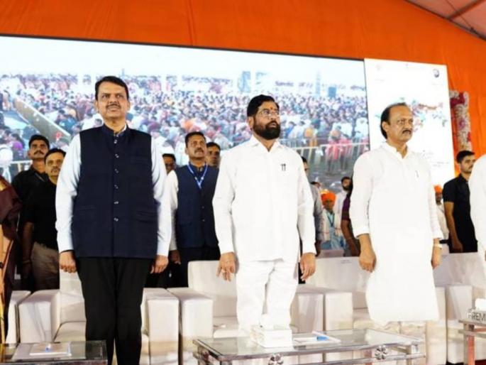 I will be the chief minister competition going on in Maharashtra said Congress Vijay Wadettiwar | "राज्यात 'मीच होणार मुख्यमंत्री' स्पर्धा सुरु..."; काँग्रेसचा शिंदे-फडणवीस-अजितदादांना टोला I will be the chief minister competition going on in Maharashtra said Congress Vijay Wadettiwar | "राज्यात 'मीच होणार मुख्यमंत्री' स्पर्धा सुरु..."; काँग्रेसचा शिंदे-फडणवीस-अजितदादांना टोला