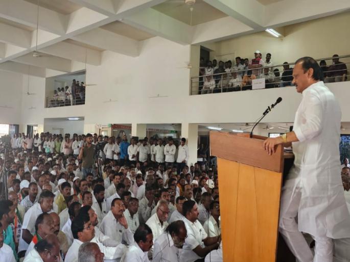 ajit pawar speech in baramati related to adhiveshan | Ajit Pawar: अजितदादांच्या मिश्लील टोलेबाजीने बारामतीकर ‘लोटपोट’ ajit pawar speech in baramati related to adhiveshan | Ajit Pawar: अजितदादांच्या मिश्लील टोलेबाजीने बारामतीकर ‘लोटपोट’