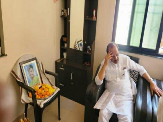Even after 15 days, the accused is absconding Take strict action Ajit pawar told the police | पंधरा दिवस होऊनही आरोपी फरारच; कठोर कारवाई करा, अजितदादांनी पोलिसांना सुनावले Even after 15 days, the accused is absconding Take strict action Ajit pawar told the police | पंधरा दिवस होऊनही आरोपी फरारच; कठोर कारवाई करा, अजितदादांनी पोलिसांना सुनावले