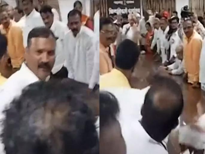 Big commotion in Maratha reservation meeting in front of Ajit Pawar at Kolhapur ZP; Hands hit on the table | अजित पवारांसमोरच मराठा आरक्षणाच्या बैठकीत मोठा गोंधळ; टेबलवर हात आदळले Big commotion in Maratha reservation meeting in front of Ajit Pawar at Kolhapur ZP; Hands hit on the table | अजित पवारांसमोरच मराठा आरक्षणाच्या बैठकीत मोठा गोंधळ; टेबलवर हात आदळले
