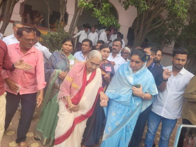 I want my grandfather to become the Chief Minister of Maharashtra Feelings of Ajitdad's mother Asha Pawar | माझा दादा महाराष्ट्राचा मुख्यमंत्री व्हावा असे मनोमन वाटते; अजितदादांच्या मातोश्री आशा पवारांची भावना I want my grandfather to become the Chief Minister of Maharashtra Feelings of Ajitdad's mother Asha Pawar | माझा दादा महाराष्ट्राचा मुख्यमंत्री व्हावा असे मनोमन वाटते; अजितदादांच्या मातोश्री आशा पवारांची भावना
