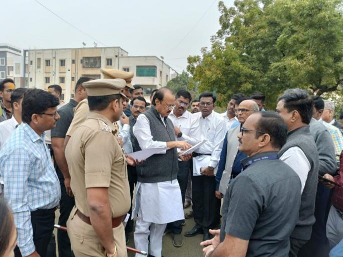 Laziness will not be tolerated Ajit Pawar warns officials | हलगर्जीपणा खपवून घेतला जाणार नाही; अजित पवारांकडून अधिकाऱ्यांना ताकीद Laziness will not be tolerated Ajit Pawar warns officials | हलगर्जीपणा खपवून घेतला जाणार नाही; अजित पवारांकडून अधिकाऱ्यांना ताकीद