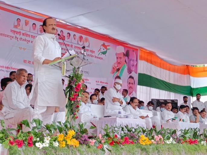 Police should take action against those working in the name of peoples representatives pick up those who are obstructing industrialisation said ajit pawar maharashtra satara | “लोकप्रतिनिधींच्या नावावर काम करणाऱ्यांचा पोलिसांनी बंदोबस्त करावा, औद्योगिकीकरणाला अडथळा आणणाऱ्यांना उचला” Police should take action against those working in the name of peoples representatives pick up those who are obstructing industrialisation said ajit pawar maharashtra satara | “लोकप्रतिनिधींच्या नावावर काम करणाऱ्यांचा पोलिसांनी बंदोबस्त करावा, औद्योगिकीकरणाला अडथळा आणणाऱ्यांना उचला”