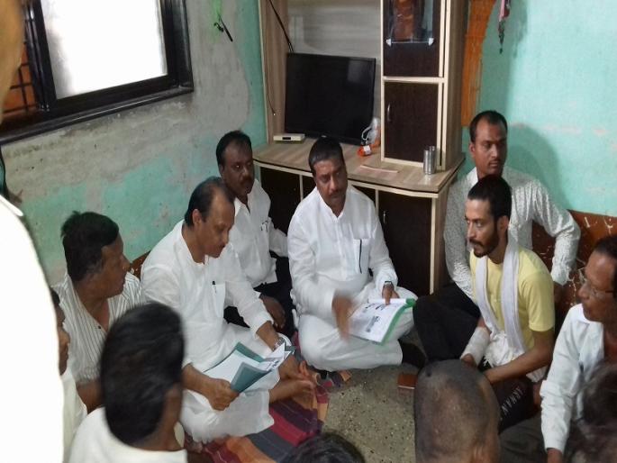 Guardian Minister Ram Shinde is working to insult the goons - Ajit Pawar | पालकमंत्री राम शिंदे गुंडांना पोसण्याचे काम करत आहेत - अजित पवार Guardian Minister Ram Shinde is working to insult the goons - Ajit Pawar | पालकमंत्री राम शिंदे गुंडांना पोसण्याचे काम करत आहेत - अजित पवार