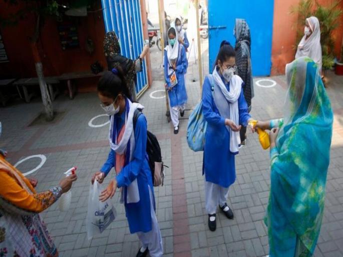 I Dont wanted to send my children to school. In a nationwide survey, 76% of parents vote pdc | मुलांना शाळेत पाठवायचे... एवढ्यात नको रे बाबा; देशव्यापी सर्वेक्षणात ७६ टक्के पालकांचे मत I Dont wanted to send my children to school. In a nationwide survey, 76% of parents vote pdc | मुलांना शाळेत पाठवायचे... एवढ्यात नको रे बाबा; देशव्यापी सर्वेक्षणात ७६ टक्के पालकांचे मत