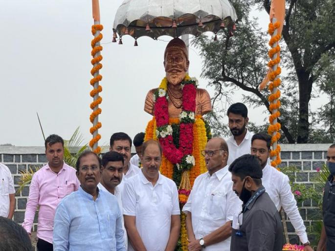 Chatrapati Sambhaji Maharaj protected Hindavi Swarajya by sacrificing with immense bravery, Said that NCP Chief Sharad Pawar | संभाजी महाराजांनी असीम शौर्याने अन् बलिदान देऊन हिंदवी स्वराज्य सुरक्षित राखले- शरद पवार