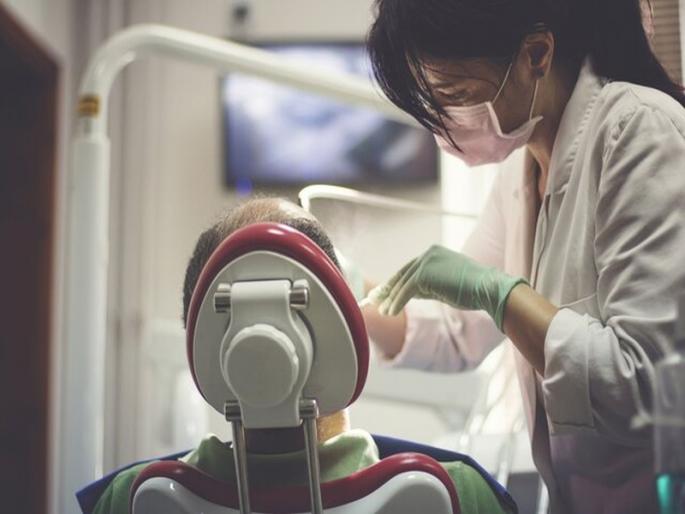 In order to maintain the health of the teeth, it is necessary to get checked by the dentist at least once a year, as well as clean the teeth. | दातांचा त्रास कधीच जाणवू नये, यासाठी नेमकं काय करावं; दंतविकार तज्ज्ञ काय सांगतात, पाहा In order to maintain the health of the teeth, it is necessary to get checked by the dentist at least once a year, as well as clean the teeth. | दातांचा त्रास कधीच जाणवू नये, यासाठी नेमकं काय करावं; दंतविकार तज्ज्ञ काय सांगतात, पाहा