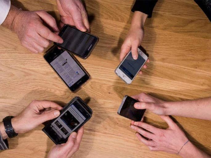 Mobile service of 6.27 million customers shut down in second wave; TRAI report | दुसऱ्या लाटेत ६.२७ दशलक्ष ग्राहकांची मोबाइल सेवा बंद; 'ट्राय'चा अहवाल, कंपन्या चिंतेत Mobile service of 6.27 million customers shut down in second wave; TRAI report | दुसऱ्या लाटेत ६.२७ दशलक्ष ग्राहकांची मोबाइल सेवा बंद; 'ट्राय'चा अहवाल, कंपन्या चिंतेत