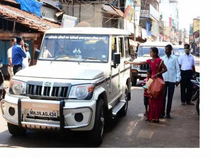 Family leaves home with sickness | corona virus-रूग्णासोबत कुटुंबाला घरी सोडले, प्रातांधिकाऱ्यामुळे आजऱ्यात घडले माणुसकीचे दर्शन Family leaves home with sickness | corona virus-रूग्णासोबत कुटुंबाला घरी सोडले, प्रातांधिकाऱ्यामुळे आजऱ्यात घडले माणुसकीचे दर्शन