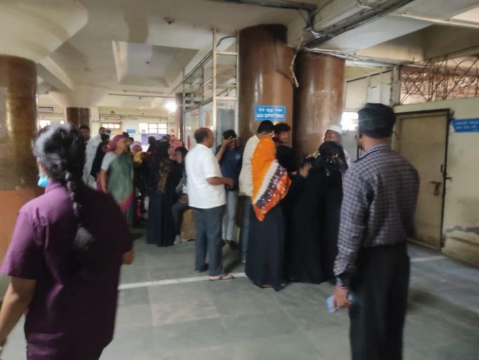 Small Boy killed by heavy traffic in Solapur; Both are seriously injured | धक्कादायक! सोलापुरात जड वाहतूकीने घेतला चिमुकल्याचा बळी; दोघे गंभीर जखमी Small Boy killed by heavy traffic in Solapur; Both are seriously injured | धक्कादायक! सोलापुरात जड वाहतूकीने घेतला चिमुकल्याचा बळी; दोघे गंभीर जखमी