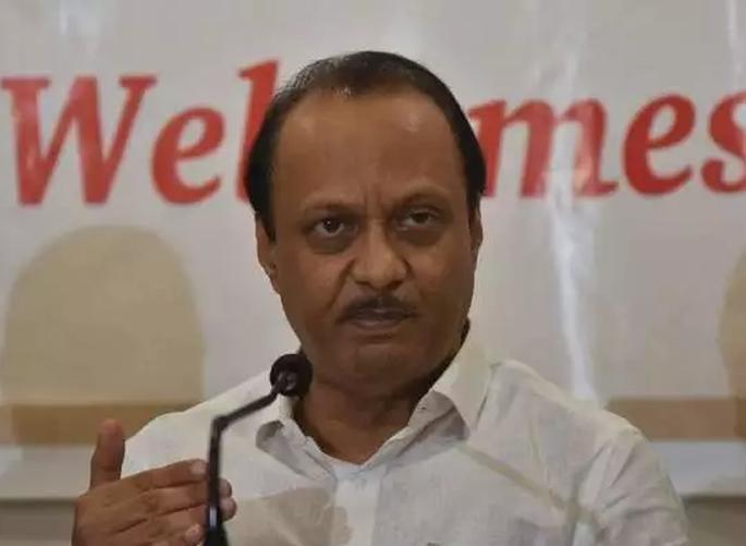 After the lockdown, outstate workers can crowd to return to the village, so ... ajit pawar wrote letter to piyush goyal rail minister | लॉकडाऊन संपल्यानंतर गावी परतण्यासाठी परप्रांतीय मजूर गर्दी करु शकतात, म्हणून... After the lockdown, outstate workers can crowd to return to the village, so ... ajit pawar wrote letter to piyush goyal rail minister | लॉकडाऊन संपल्यानंतर गावी परतण्यासाठी परप्रांतीय मजूर गर्दी करु शकतात, म्हणून...