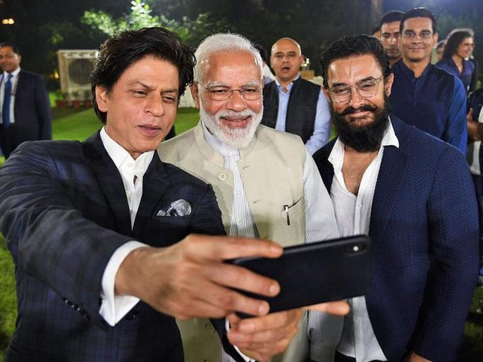 Bollywood actors gather at Narendra Modi's house | नरेंद्र मोदींच्या घरी बॉलिवूड कलाकारांची मांदियाळी