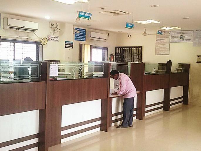 Farmers' little response to crop insurance | पीक विमा काढण्यासाठी शेतक-यांचा अत्यल्प प्रतिसाद Farmers' little response to crop insurance | पीक विमा काढण्यासाठी शेतक-यांचा अत्यल्प प्रतिसाद