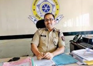 Walked 20 kilometers, saw police in one place; Commissioner of Police | २० किलोमीटर फिरलो, एकाच ठिकाणी दिसले पोलीस; पोलीस आयुक्तांची तंबी Walked 20 kilometers, saw police in one place; Commissioner of Police | २० किलोमीटर फिरलो, एकाच ठिकाणी दिसले पोलीस; पोलीस आयुक्तांची तंबी