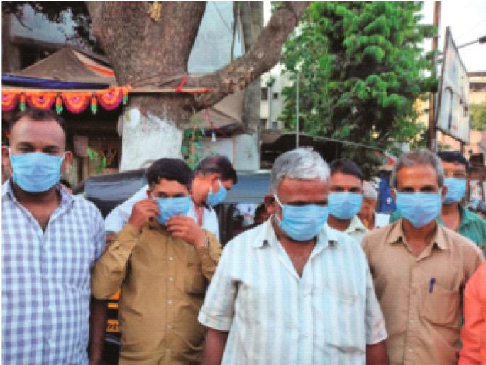 Coronavirus If only blood relatives are not close to you, then ... | Coronavirus: न दिसणाऱ्या काेराेनानं उघडले सर्वांचे डाेळे; फक्त रक्ताचे नातेवाईक आपल्या जवळचे नसतात, तर... Coronavirus If only blood relatives are not close to you, then ... | Coronavirus: न दिसणाऱ्या काेराेनानं उघडले सर्वांचे डाेळे; फक्त रक्ताचे नातेवाईक आपल्या जवळचे नसतात, तर...