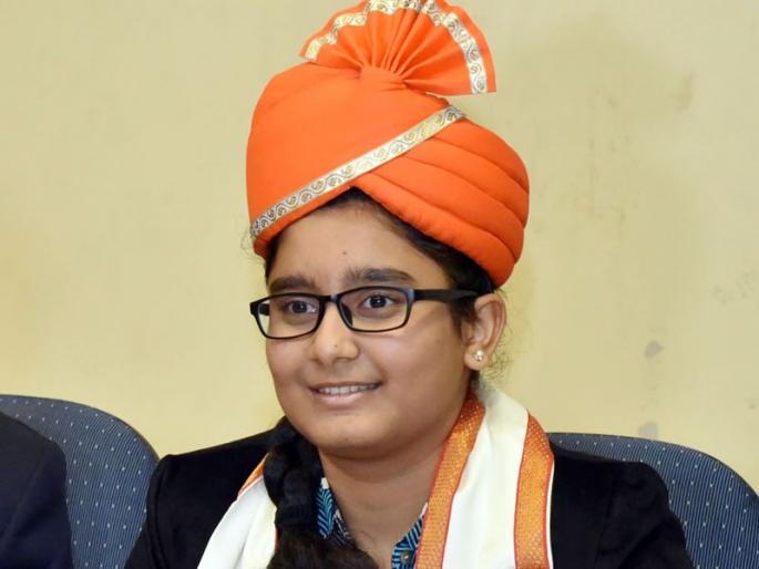 'Queen of the Fourth House' to be honored with 'Lokmat Maharashtran of the Year' award | 'चौसष्ट घरांची राणी' आकांक्षाला 'लोकमत महाराष्ट्रीयन ऑफ द इयर' सन्मान 'Queen of the Fourth House' to be honored with 'Lokmat Maharashtran of the Year' award | 'चौसष्ट घरांची राणी' आकांक्षाला 'लोकमत महाराष्ट्रीयन ऑफ द इयर' सन्मान