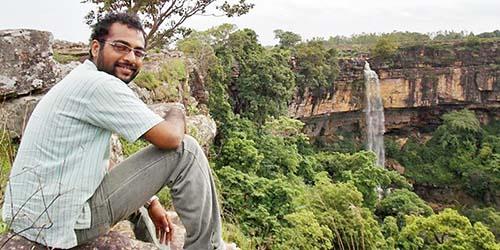 Meet the young man from Nashik, Aakash Badawe, working in Chhattisgarh, looking for definition of sustainable development! | भेटा छत्तीसगडमध्ये काम करणारा नाशिकचा तरुण, जेव्हा विकासाची व्याख्या शोधतो!  Meet the young man from Nashik, Aakash Badawe, working in Chhattisgarh, looking for definition of sustainable development! | भेटा छत्तीसगडमध्ये काम करणारा नाशिकचा तरुण, जेव्हा विकासाची व्याख्या शोधतो!