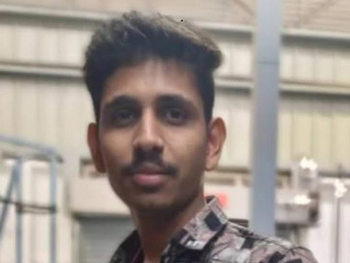 Death of a friend's wedding after being hit by a car on the Tembhurni bypass | टेंभुर्णी बाह्यवळणावर कारच्या धडकेत मित्राचं लग्न उरकून निघालेल्याचा मृत्यू Death of a friend's wedding after being hit by a car on the Tembhurni bypass | टेंभुर्णी बाह्यवळणावर कारच्या धडकेत मित्राचं लग्न उरकून निघालेल्याचा मृत्यू